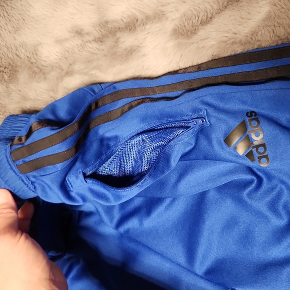 Men's Addidas Outfit - Picture 5 of 9